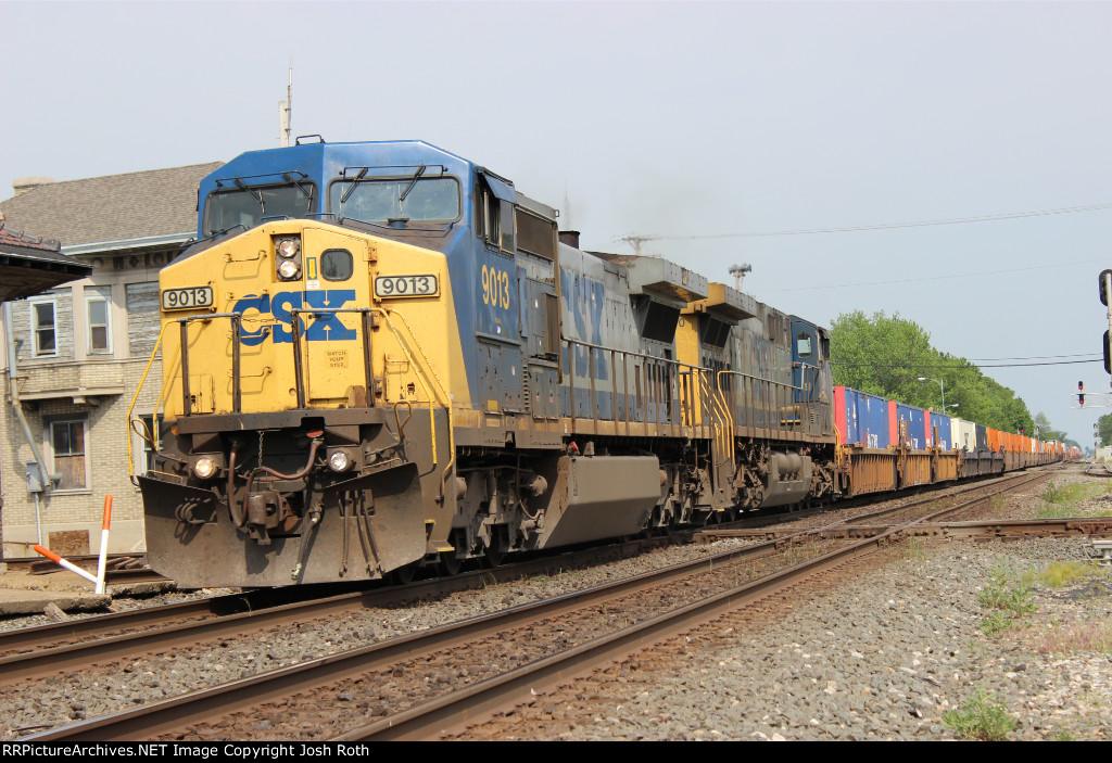 CSX 9013 & CSX 270